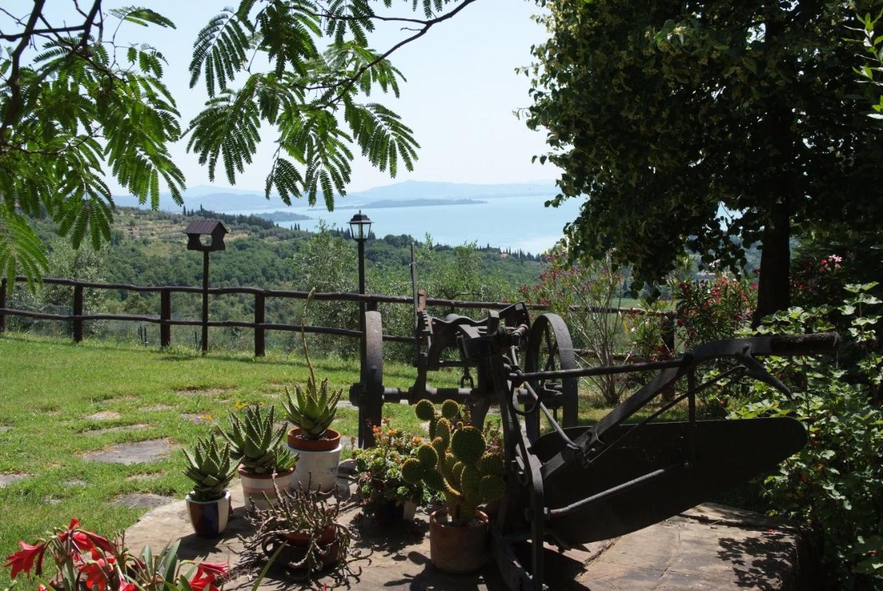 Agriturismo Panorama Sul Lago ปัสซีญาโน ซุล ตราซีเมโน ภายนอก รูปภาพ